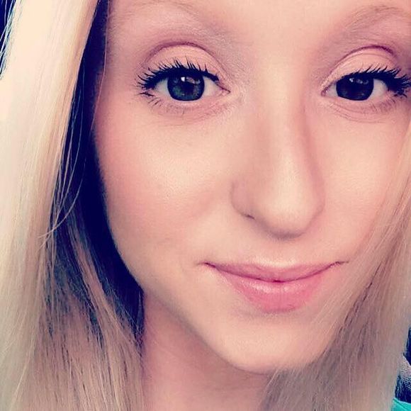 Meet your Posher, Andie - Picture 1 of 1